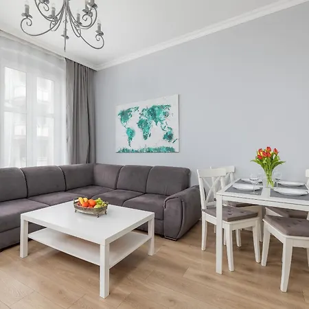 Luxury With River View And Desk For Remote Work In By Renters Apartament