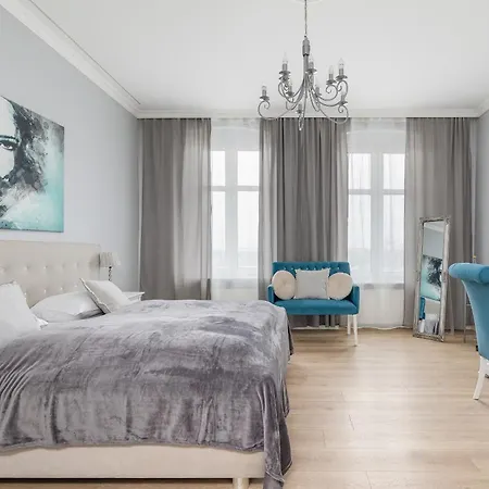 Luxury With River View And Desk For Remote Work In By Renters