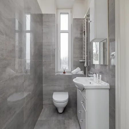 Luxury With River View And Desk For Remote Work In By Renters Apartament Szczecin